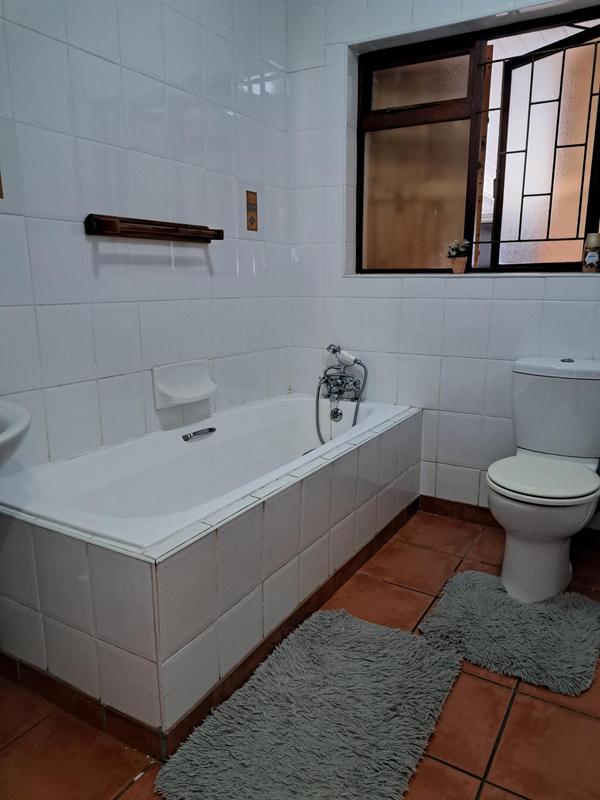 3 Bedroom Property for Sale in Vredekloof East Western Cape